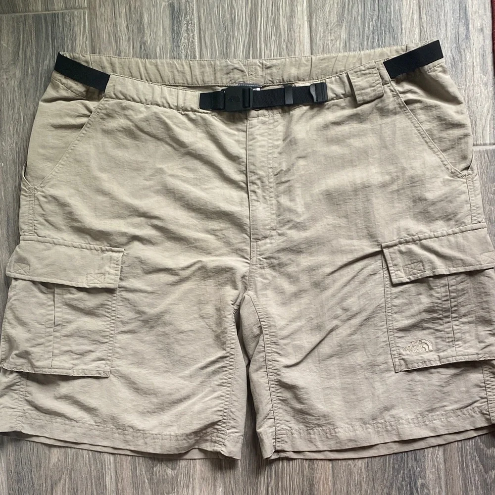 Men's Khaki Cargo Shorts with Built-In Belt The North Face XXL